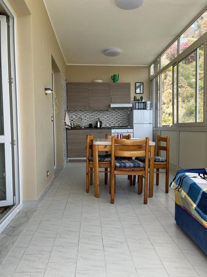 Casa Vacanze Luna Apartment Letojanni Exterior photo