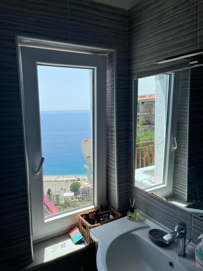 Casa Vacanze Luna Apartment Letojanni Exterior photo