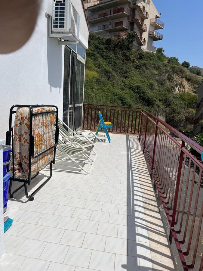 Casa Vacanze Luna Apartment Letojanni Exterior photo